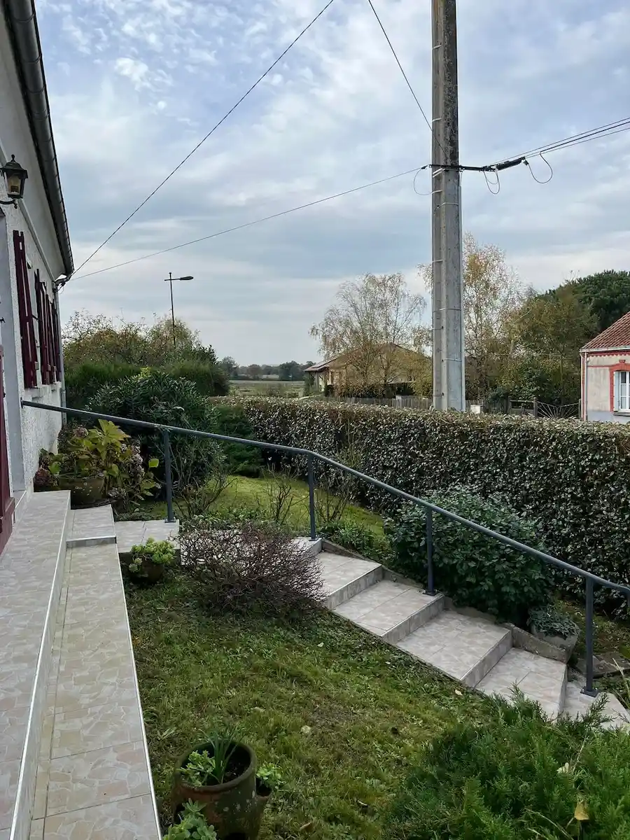 Fabrication et pose d'une rambarde d'escalier thermolaquée, photo 3