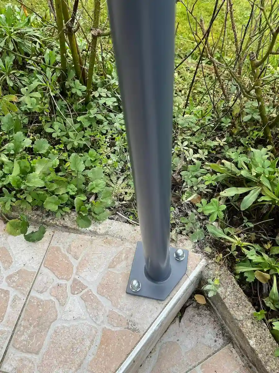 Fabrication et pose d'une rambarde d'escalier thermolaquée, photo 4