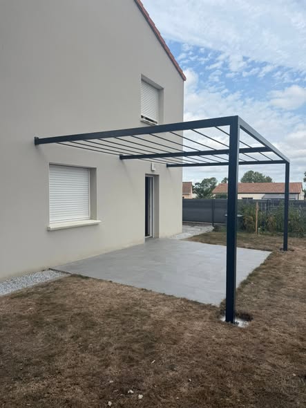 Fabrication et pose d'une pergola métallique sur mesure, photo 4